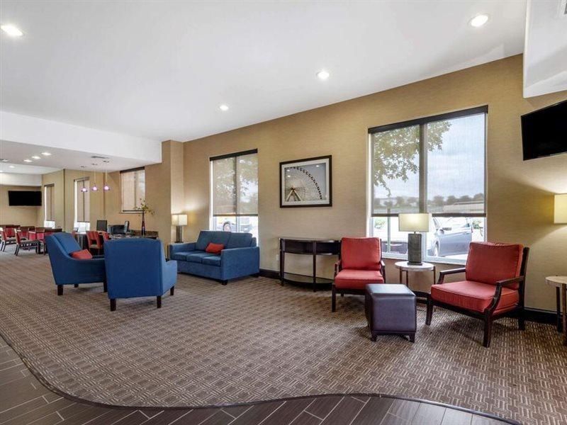 Comfort Suites West Dallas - Cockrell Hill Экстерьер фото
