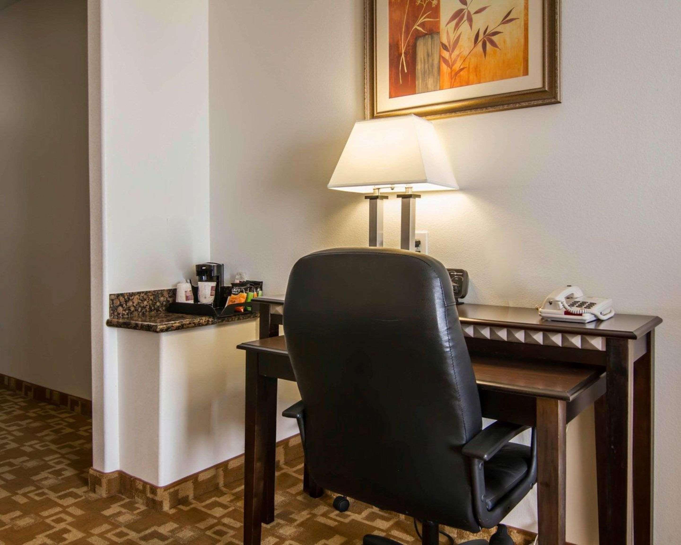 Comfort Suites West Dallas - Cockrell Hill Экстерьер фото