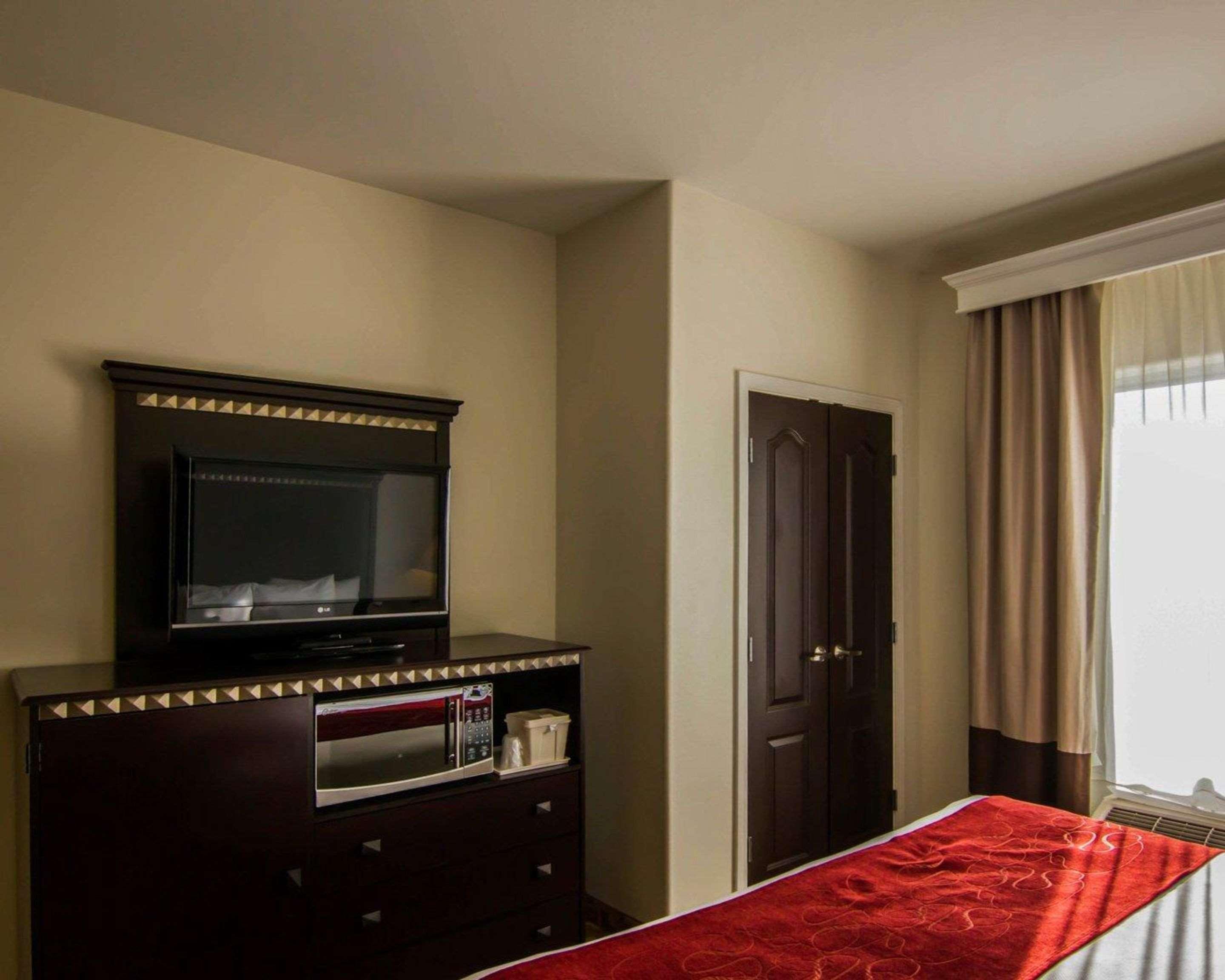 Comfort Suites West Dallas - Cockrell Hill Экстерьер фото