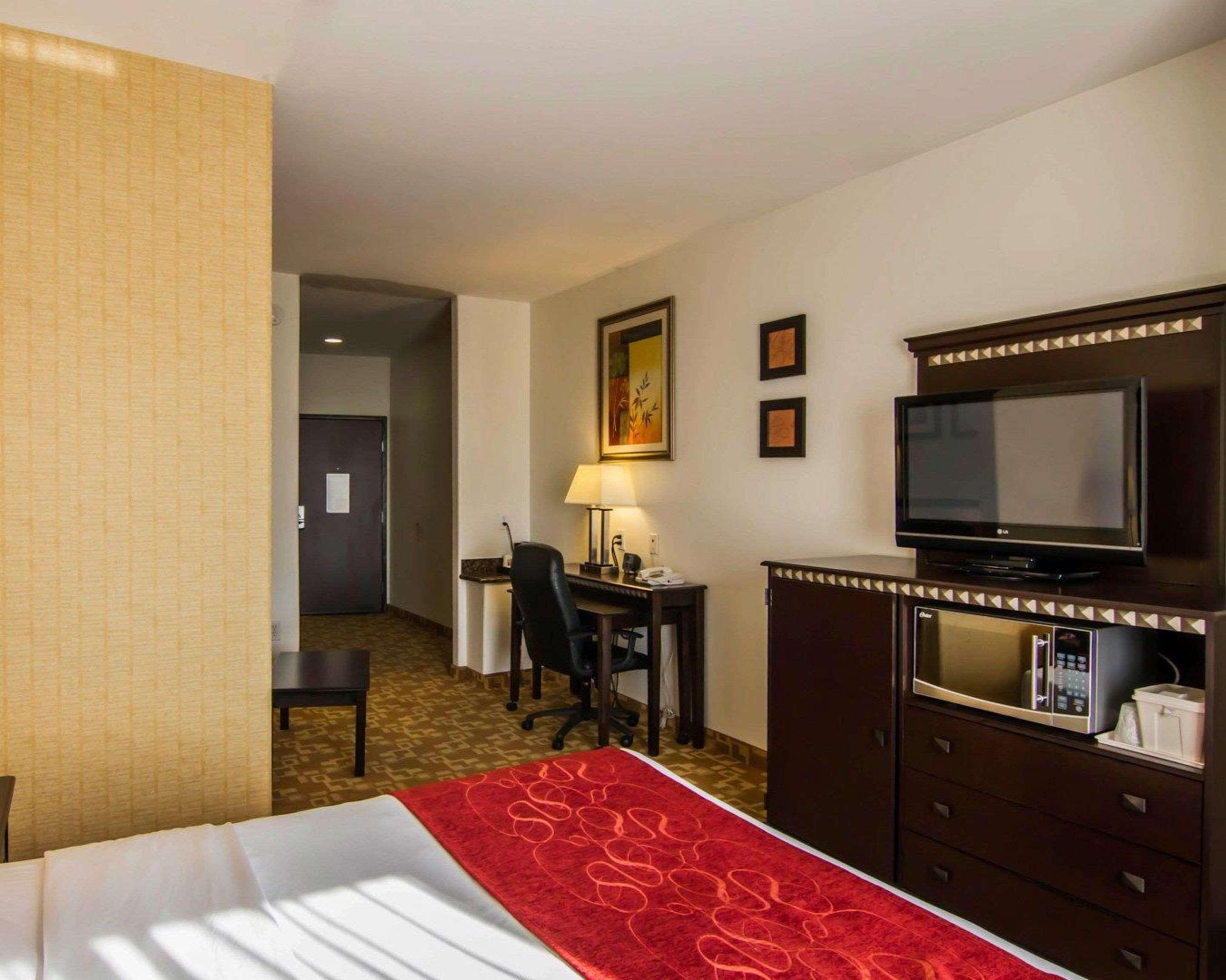 Comfort Suites West Dallas - Cockrell Hill Экстерьер фото