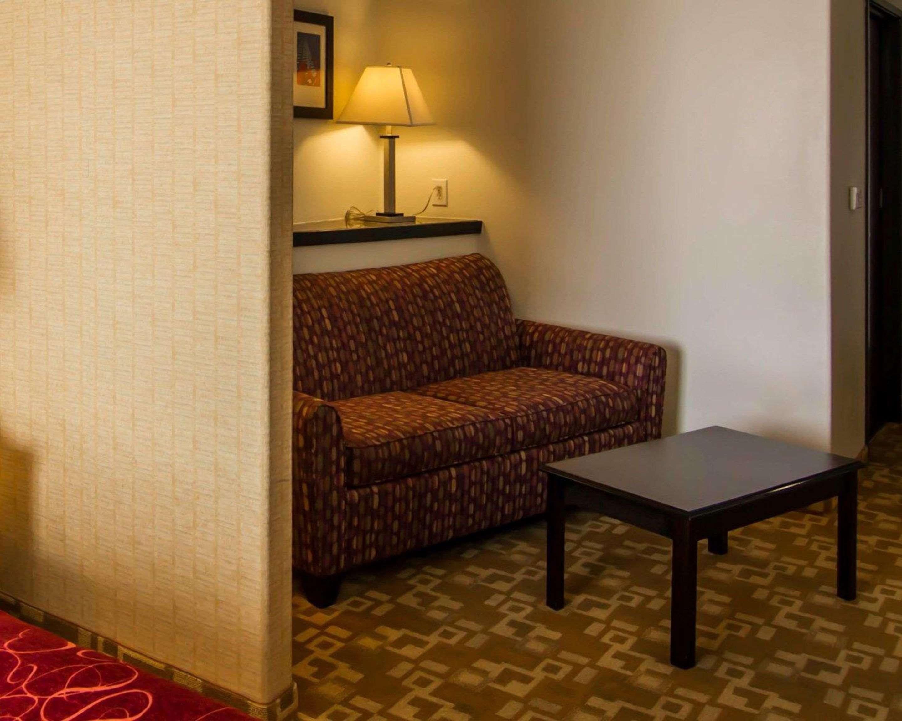 Comfort Suites West Dallas - Cockrell Hill Экстерьер фото