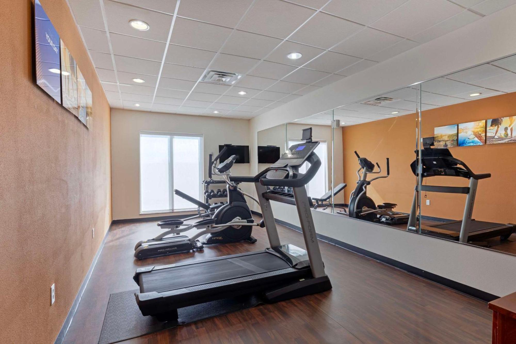 Comfort Suites West Dallas - Cockrell Hill Экстерьер фото